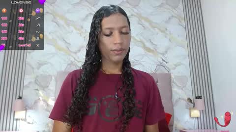 Mia Hiills online show from 06.05.26
