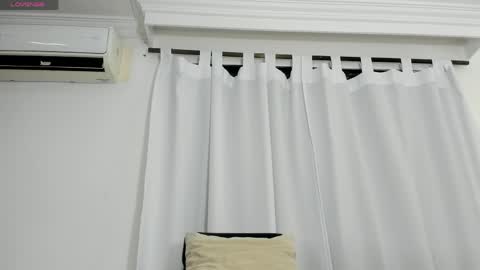 Snapshot of mia_hornny_ chatting on 05.18.26 mia_hornny_ online show from 05.18.26