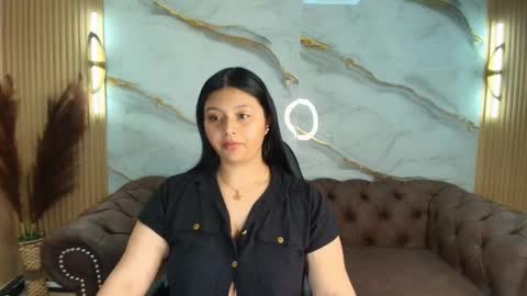 Mia online show from 09.28.25