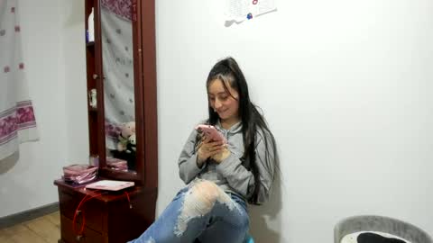 Snapshot of mia_kanee chatting on 01.12.25 mia kaneee online show from 01.12.25