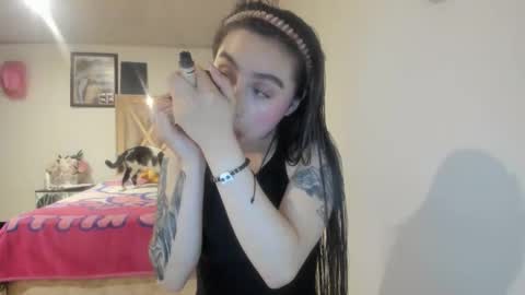 Snapshot of mia_kanee chatting on 10.25.25 mia kaneee online show from 10.25.25