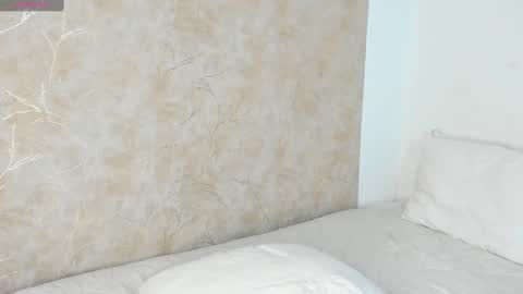 Snapshot of mia_lehn chatting on 03.11.25 MIA online show from 03.11.25