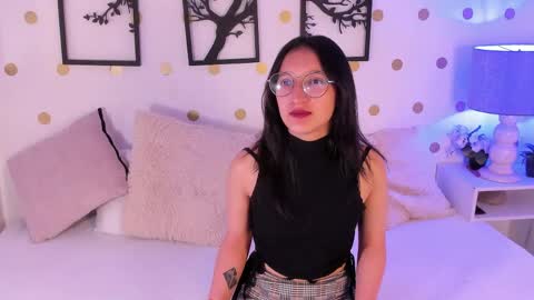 Mia online show from 06.09.26