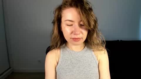 Snapshot of mia_luxx92 chatting on 04.29.26 Mia online show from 04.29.26