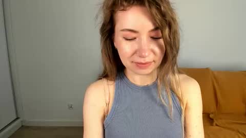 Snapshot of mia_luxx92 chatting on 05.19.26 Mia online show from 05.19.26