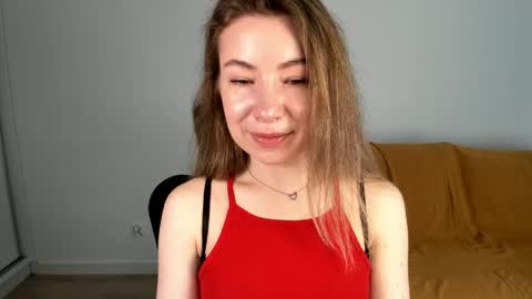Snapshot of mia_luxx92 chatting on 05.21.26 Mia online show from 05.21.26