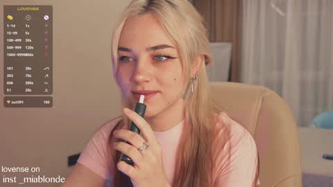 Snapshot of mia_milagros chatting on 01.08.25 mia_milagros online show from 01.08.25