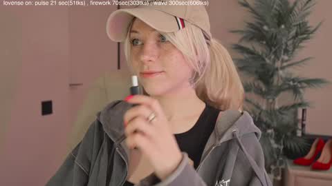 Snapshot of mia_milagros chatting on 11.27.25 mia_milagros online show from 11.27.25