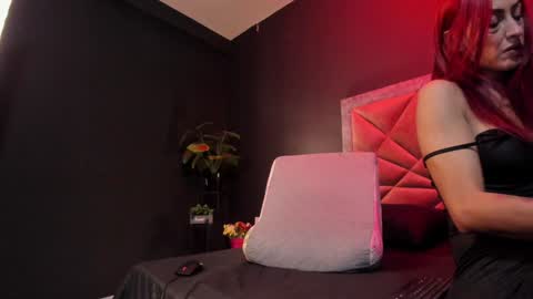 Snapshot of mia_milff chatting on 01.26.25 MIA online show from 01.26.25