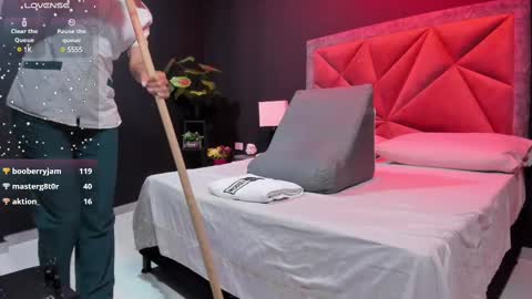 Snapshot of mia_milff chatting on 02.19.25 MIA online show from 02.19.25