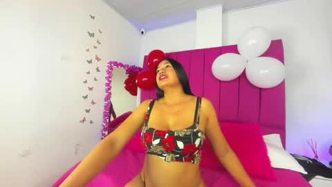 MiaMiller online show from 02.15.26