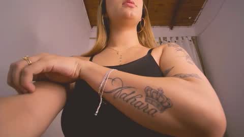 mia independent model online show from 03.04.26