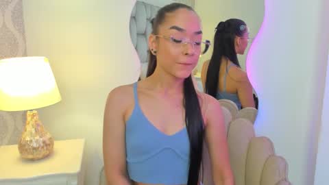 mia monroe7 online show from 10.19.25