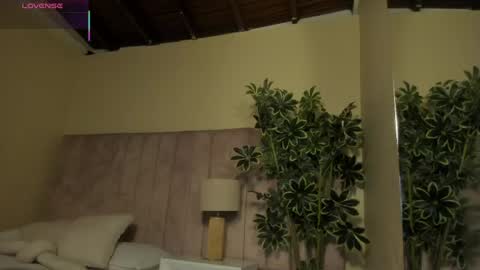 mia_mtnz02 online show from 04.17.26