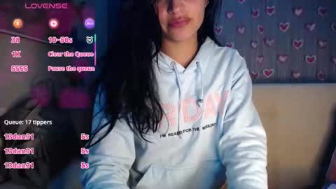 Snapshot of mia_petitebaby chatting on 11.19.25 Ma online show from 11.19.25