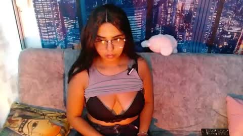 Snapshot of mia_peyton chatting on 04.29.26 Mia online show from 04.29.26