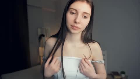 Mia online show from 03.12.25