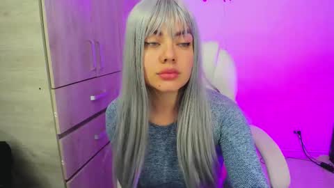 Mia online show from 11.05.25