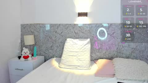 Mia online show from 01.12.25