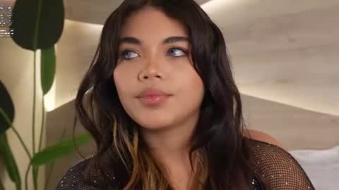 Snapshot of mia_rosalie chatting on 06.19.26 mia_rosalie online show from 06.19.26