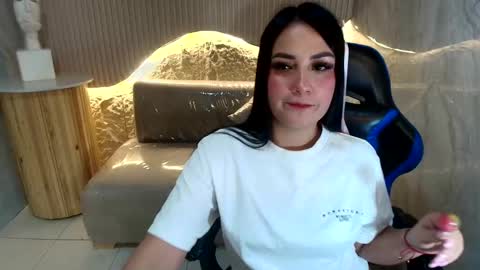 Snapshot of mia_rosse_r chatting on 02.27.26 Mia online show from 02.27.26