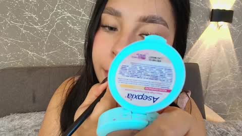 Mia Roux online show from 01.17.25