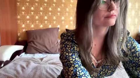 Mia online show from 11.09.25