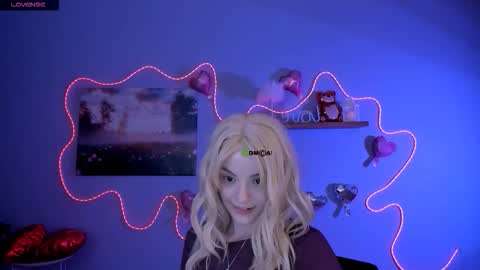 Snapshot of mia_starrr_ chatting on 02.25.26 mia_starrr_ online show from 02.25.26