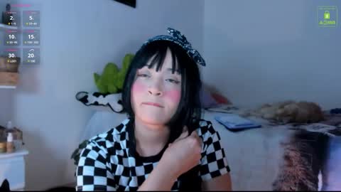 Mia  online show from 10.28.25