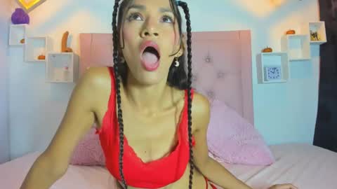 Mia Suarez online show from 10.18.25