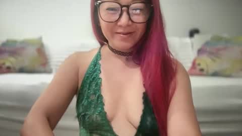 Mia online show from 09.27.25