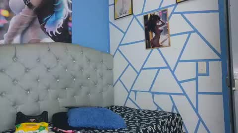 mia_thompson_0 online show from 07.06.26