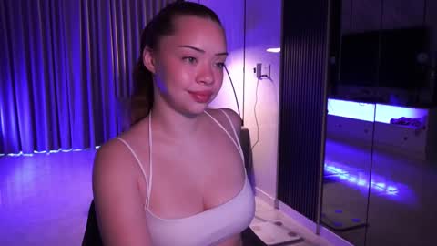 VixenMia online show from 09.29.25