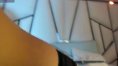 mia_vy online show from 09.26.25