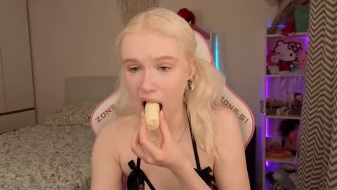 Mia online show from 03.14.26