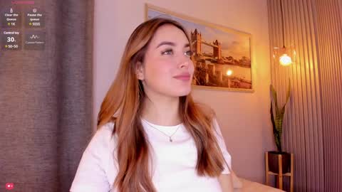 Mia White  online show from 12.11.24
