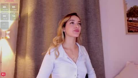 Mia White  online show from 11.12.25