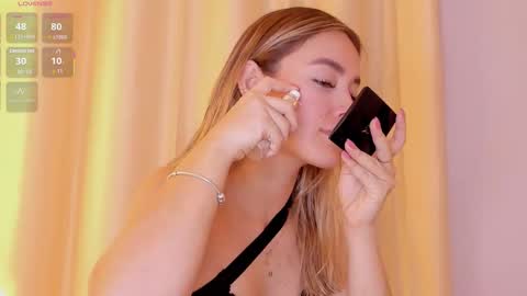 Mia White  online show from 12.16.25