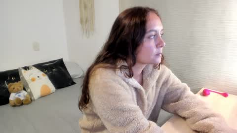 Snapshot of mia_xgray chatting on 02.08.25 Mia   online show from 02.08.25