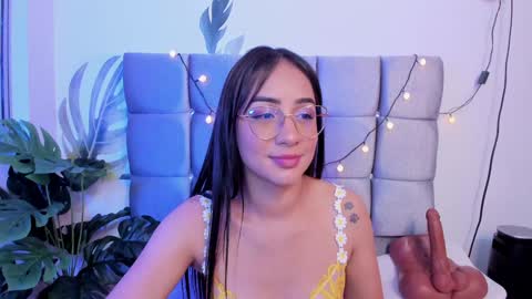 mia  nicolle online show from 02.07.25