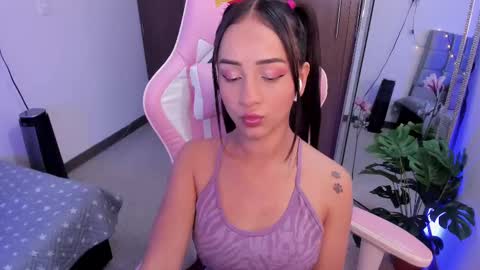 mia  nicolle online show from 02.26.25