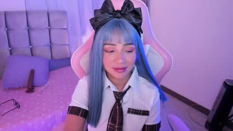 mia  nicolle online show from 09.21.25