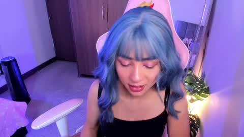 mia  nicolle online show from 04.10.26