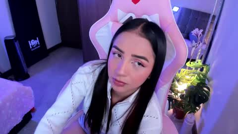 mia  nicolle online show from 04.26.26