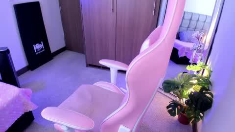 mia  nicolle online show from 04.27.26