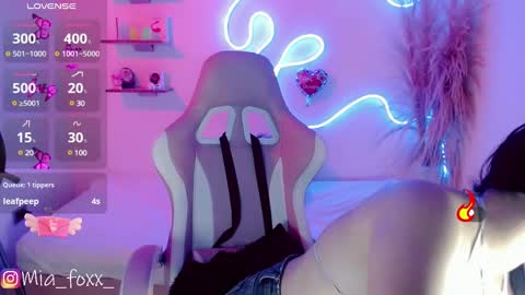 Snapshot of miaa_foxx_ chatting on 03.04.25 Mia online show from 03.04.25