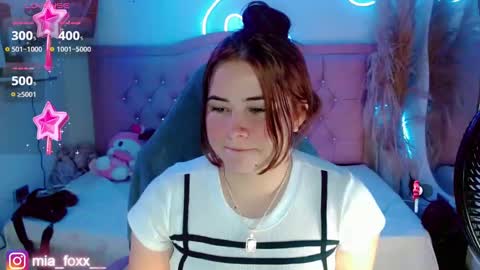 Snapshot of miaa_foxx_ chatting on 10.23.25 Mia online show from 10.23.25