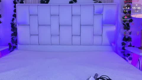 Mia online show from 04.12.26