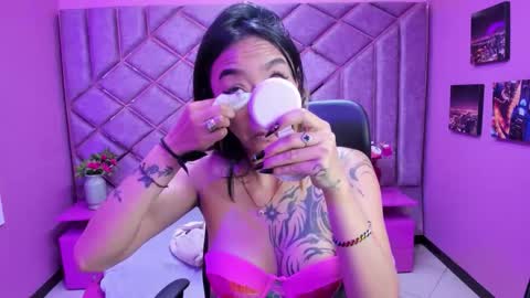 Snapshot of miaa_thopmson chatting on 11.26.25 Miaa online show from 11.26.25