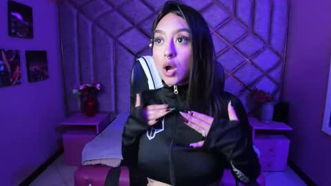 Snapshot of miaa_thopmson chatting on 12.17.25 Miaa online show from 12.17.25